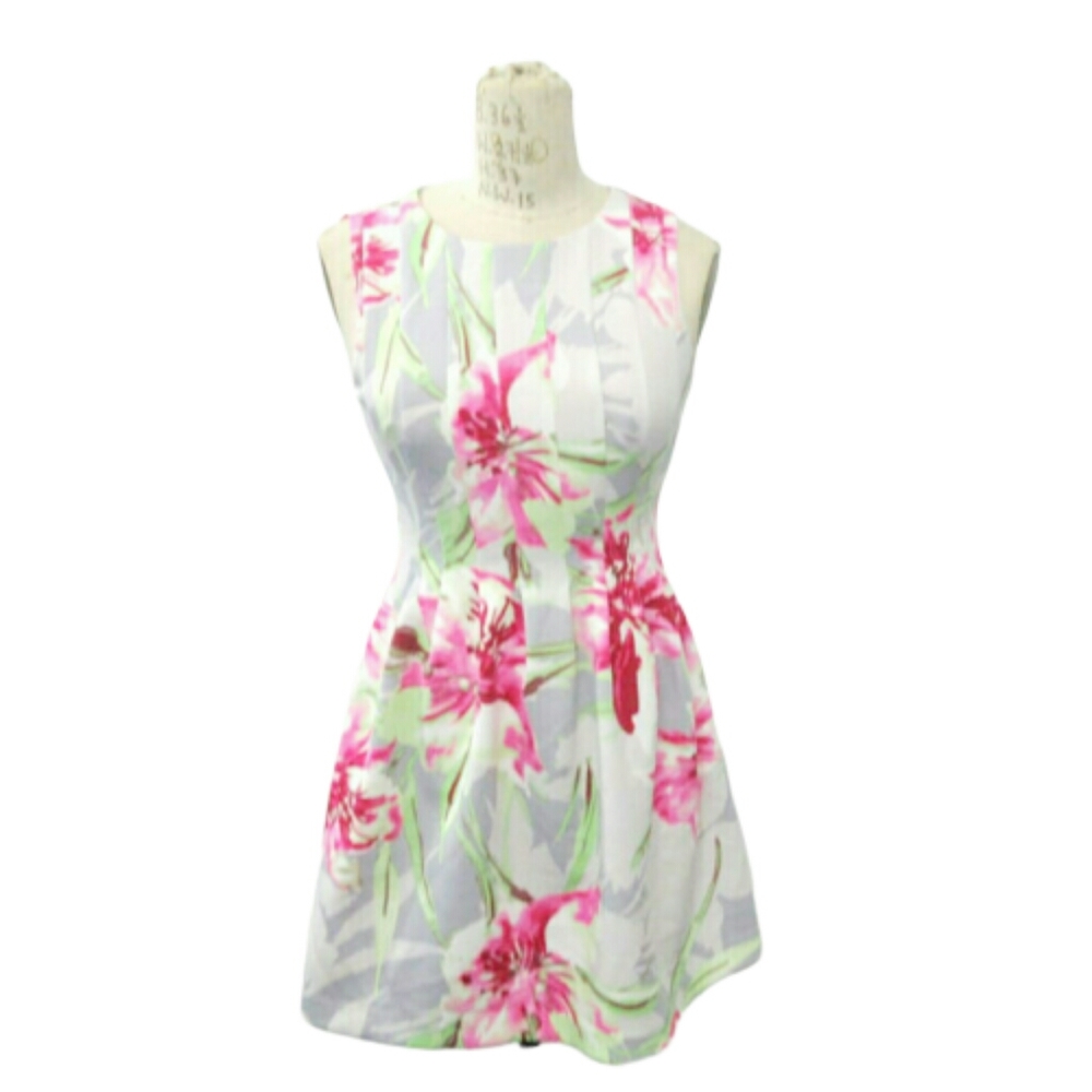 VINCE CAMUTO dress